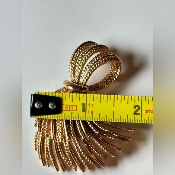 Vintage Monet Brooch Gold Tone Large Statement Abstract Wheat Motif 0559 P - Picture 4 of 9